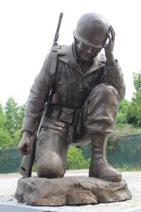 bronze life size kneeling soldier 3